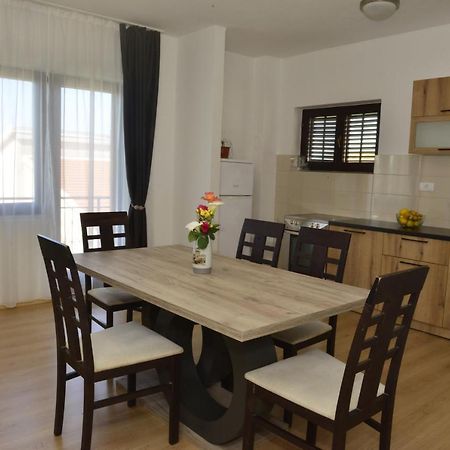 Milosavljevic Apartments 蒂瓦特 外观 照片