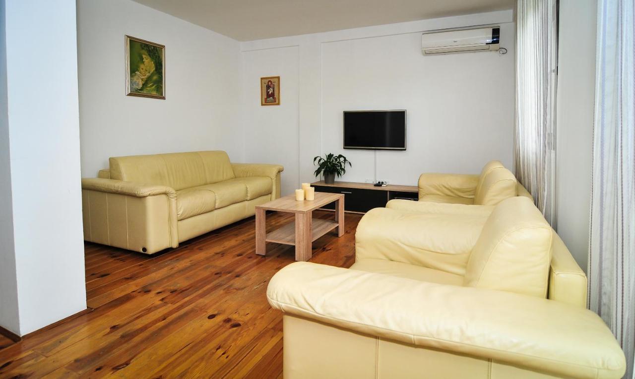 Milosavljevic Apartments 蒂瓦特 外观 照片