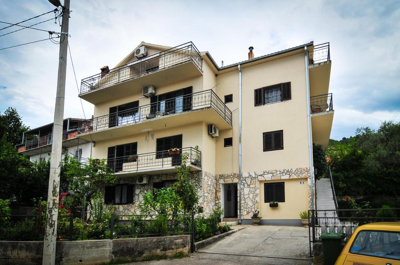 Milosavljevic Apartments 蒂瓦特 外观 照片