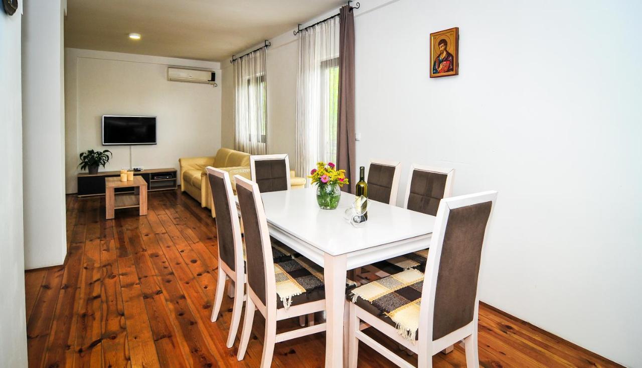 Milosavljevic Apartments 蒂瓦特 外观 照片