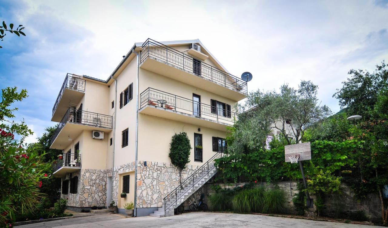 Milosavljevic Apartments 蒂瓦特 外观 照片