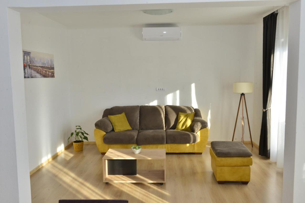 Milosavljevic Apartments 蒂瓦特 外观 照片