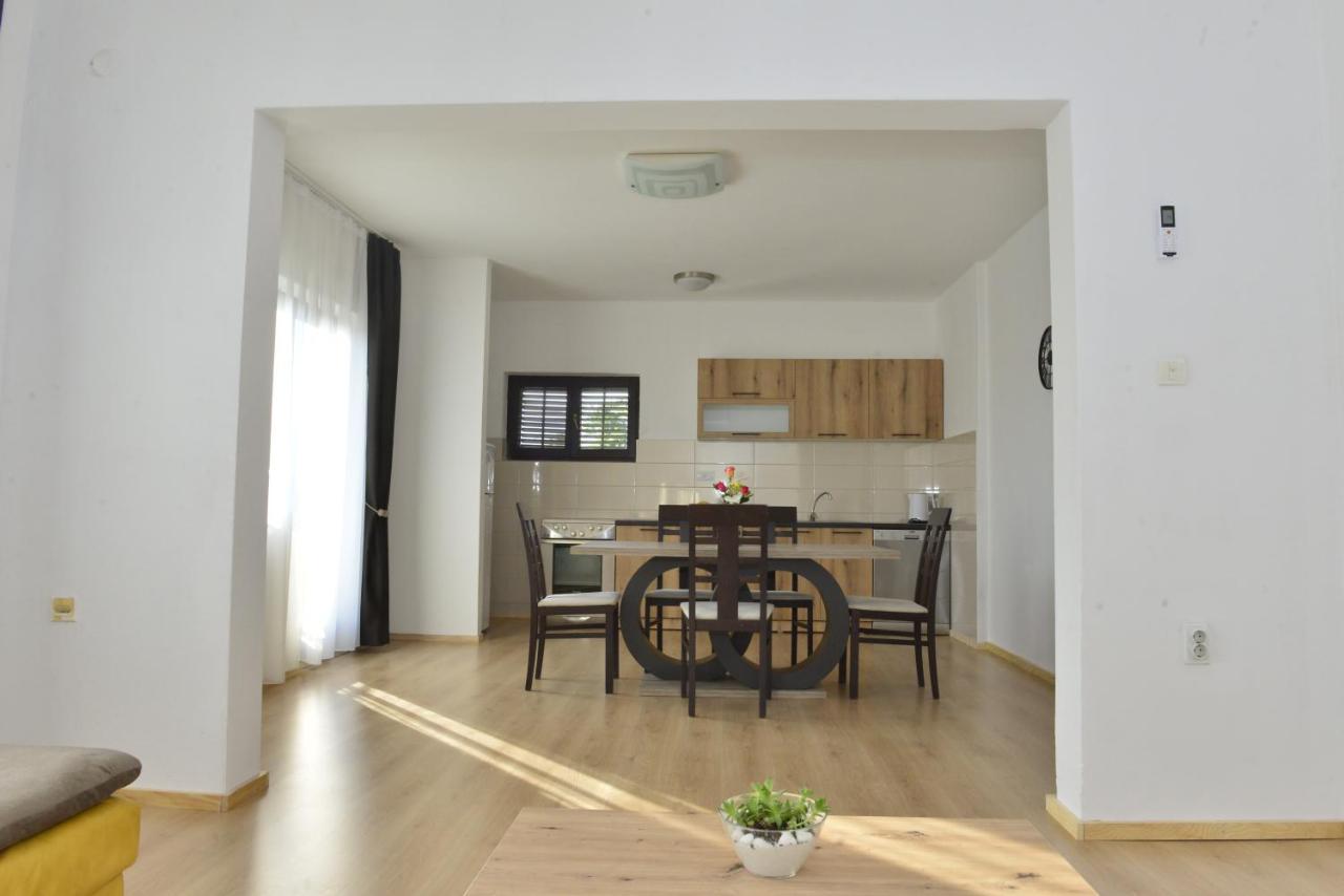 Milosavljevic Apartments 蒂瓦特 外观 照片