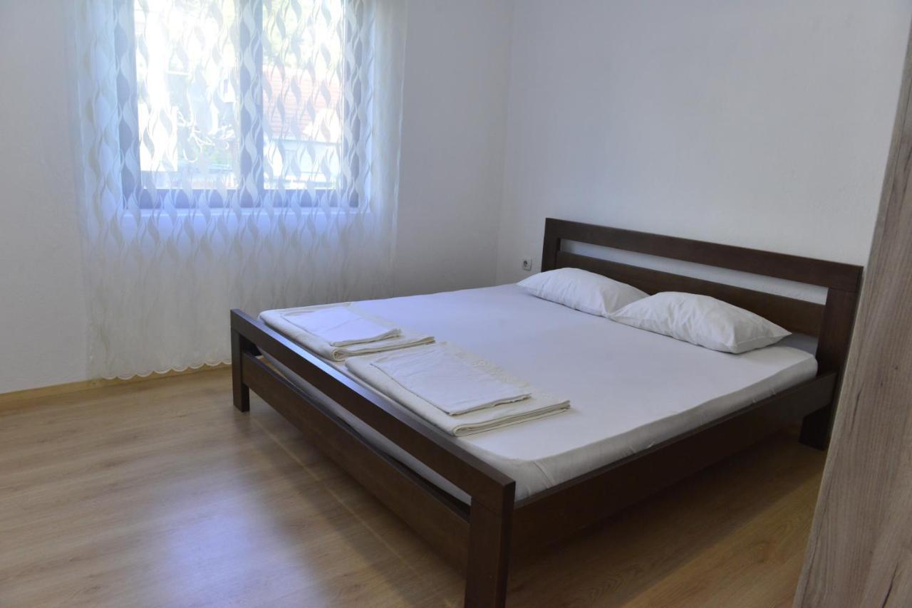 Milosavljevic Apartments 蒂瓦特 外观 照片