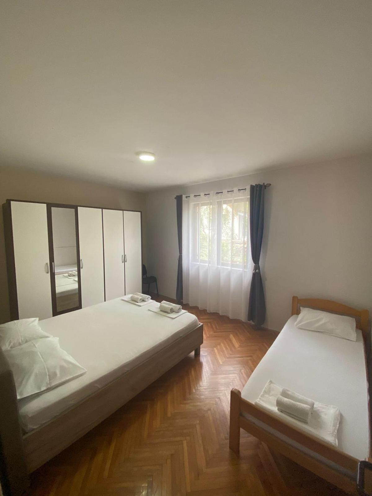 Milosavljevic Apartments 蒂瓦特 外观 照片