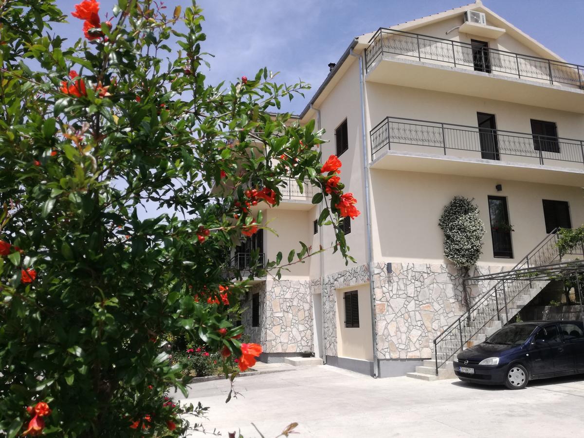 Milosavljevic Apartments 蒂瓦特 外观 照片